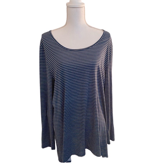 LulaRoe blue & white striped tee, 3X, great condition. - Picture 6 of 12